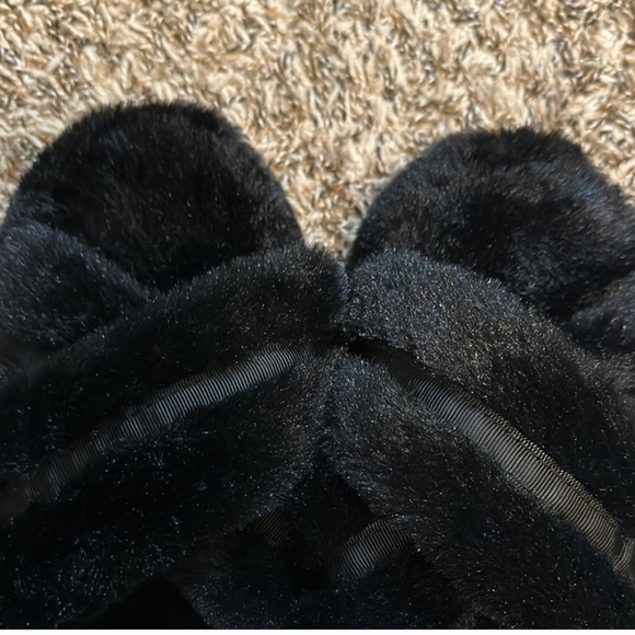 Serra Women's Black Fuzzy Slippers Size 9-10 NWOT - Picture 5 of 7
